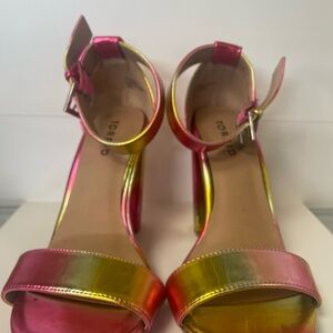 Torrid Pink and Gold Ankle Strap Heels
0175